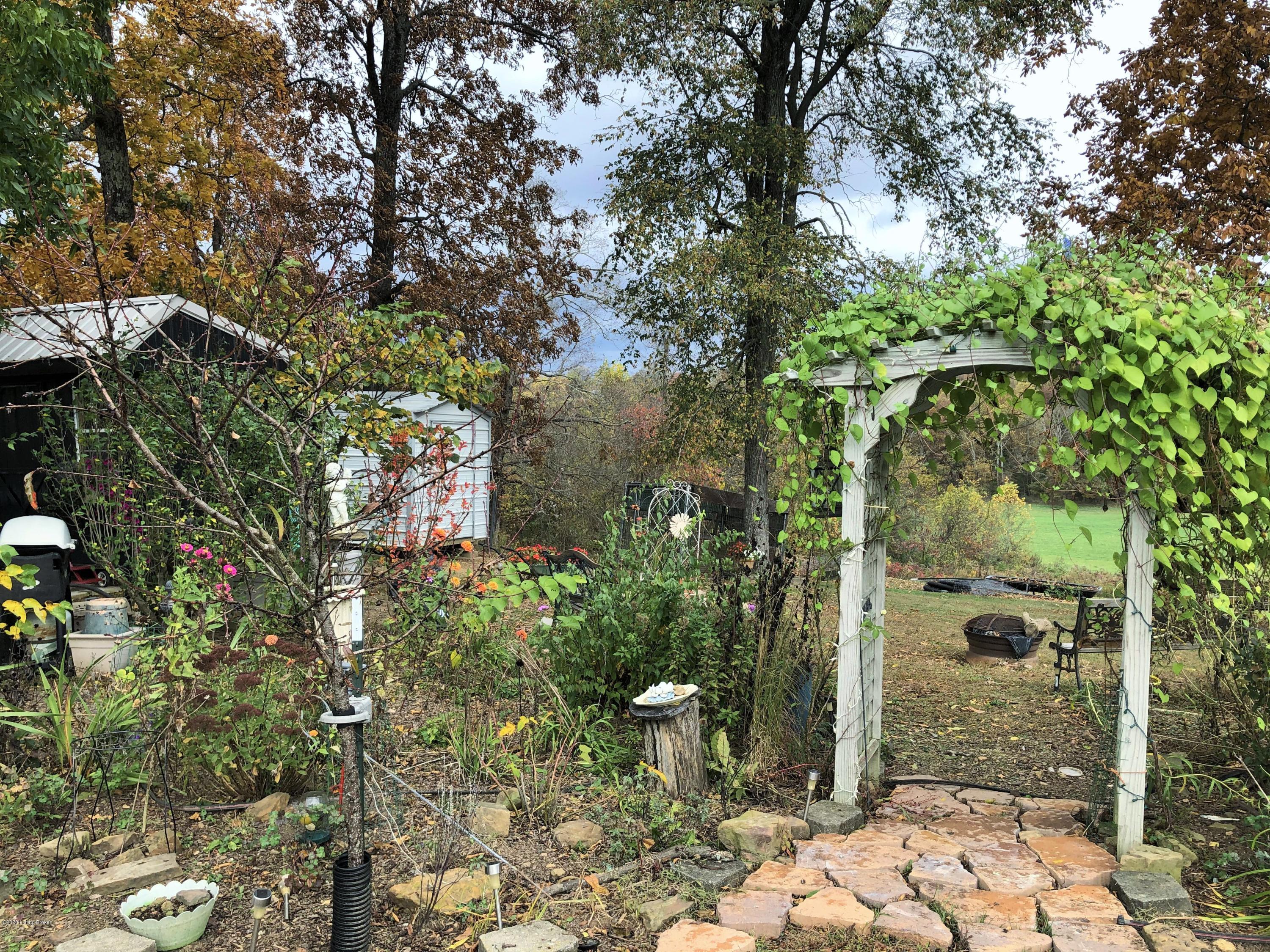 243 Old Peth Road Caneyville, KY 42721 - Photo 23 of 72 2020-10-23_11-52-31_168 (2)