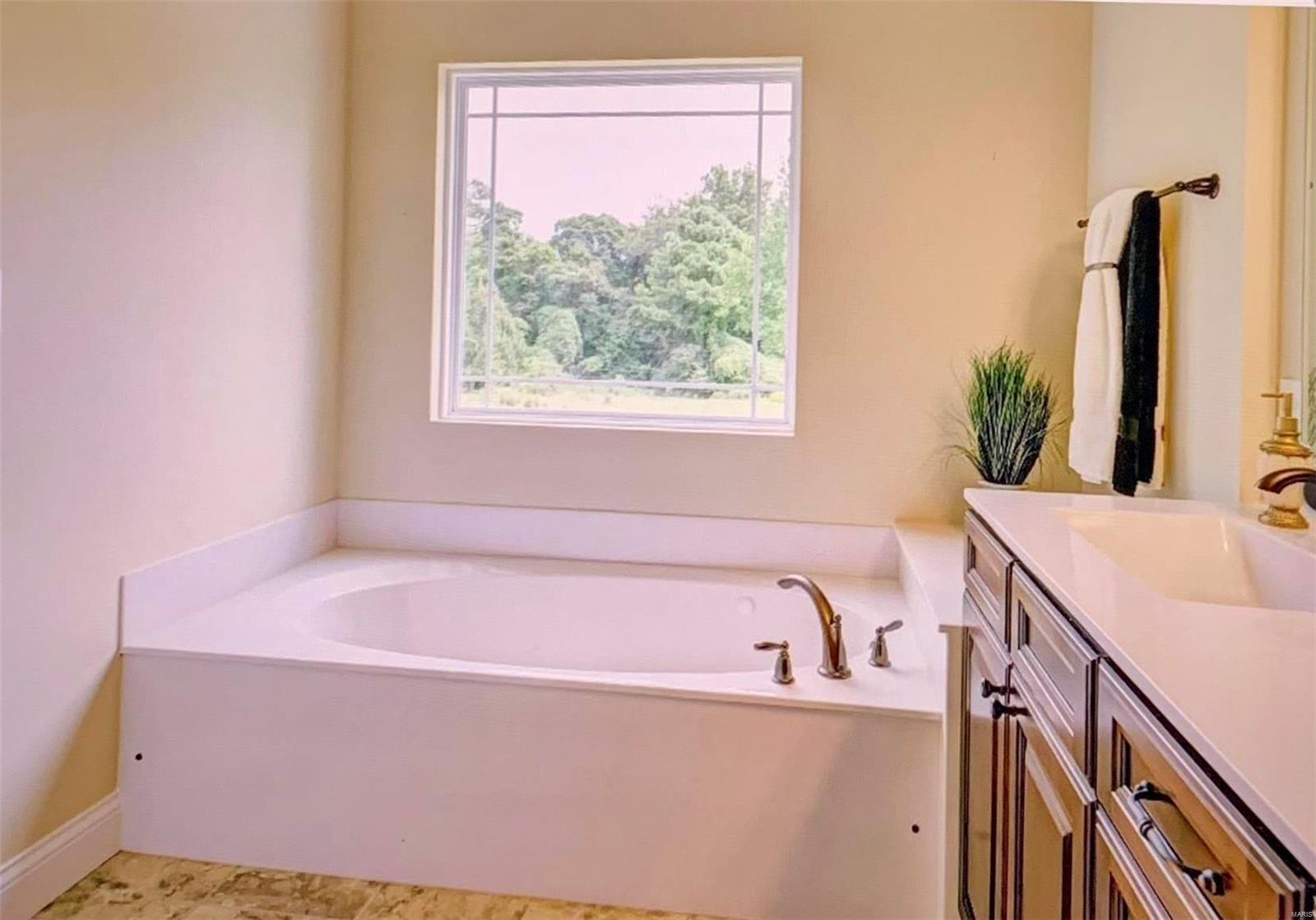 1132 Weidman Road Chesterfield, MO 63017 - Photo 18 of 34