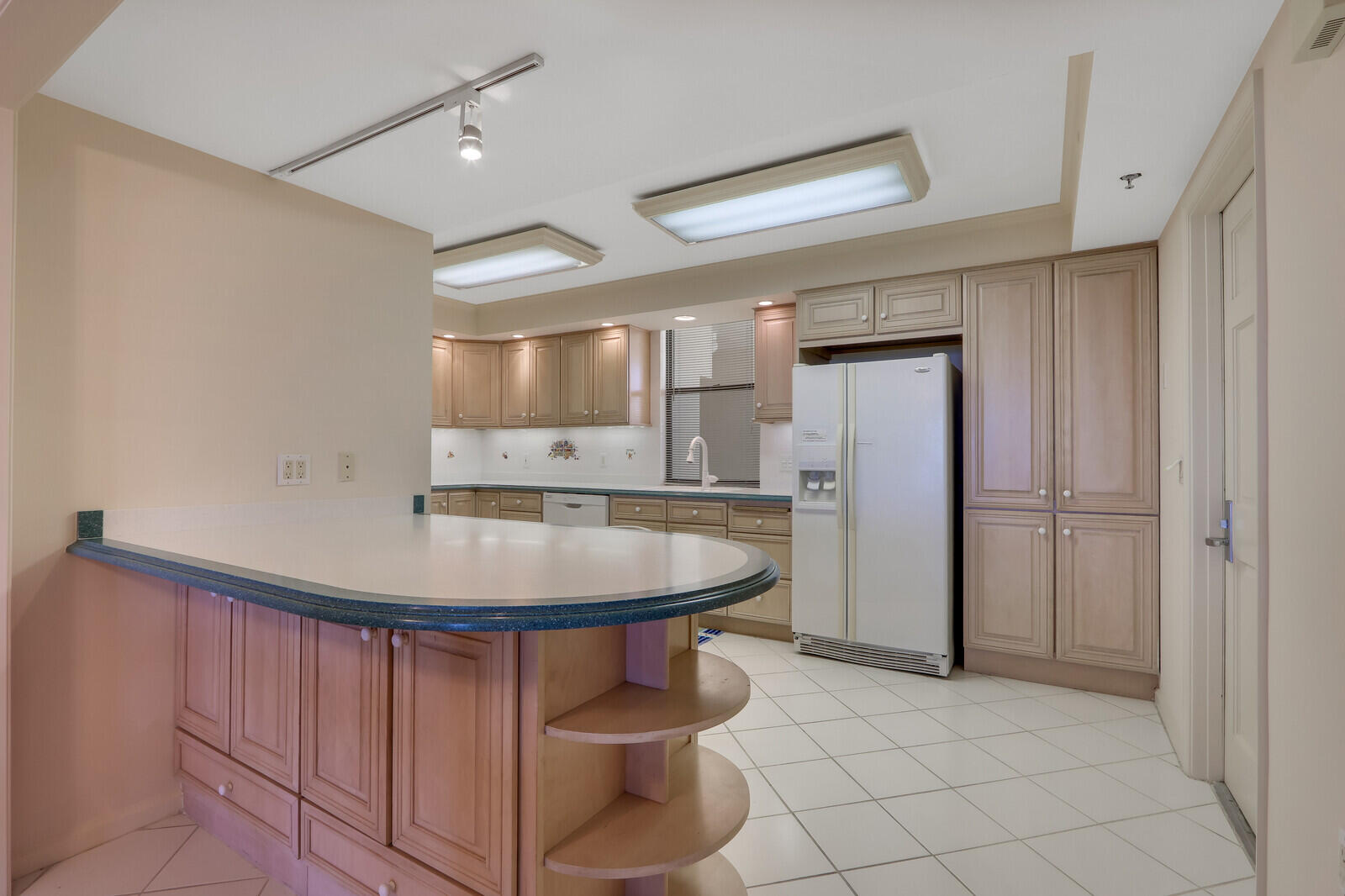100 South Beach Road, Unit 103 Tequesta, FL 33469 - Photo 8 of 25 16_image_16_mls