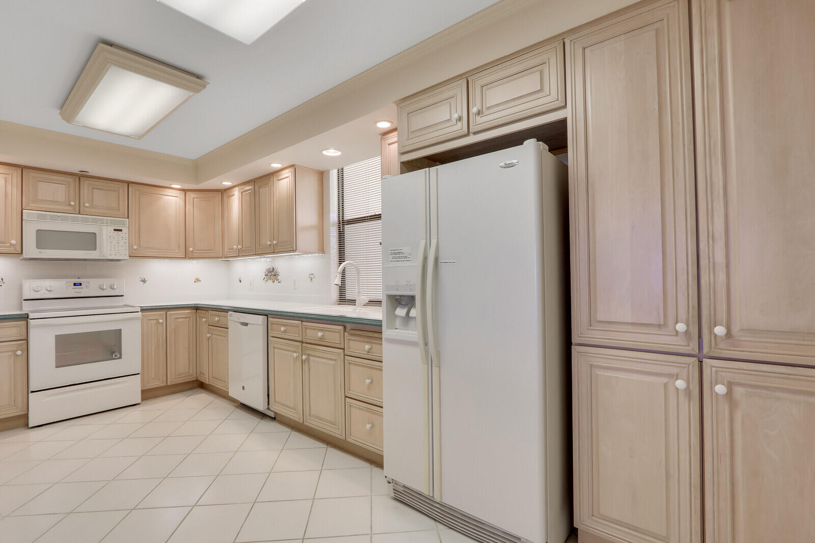 100 South Beach Road, Unit 103 Tequesta, FL 33469 - Photo 9 of 25 17_image_17_mls