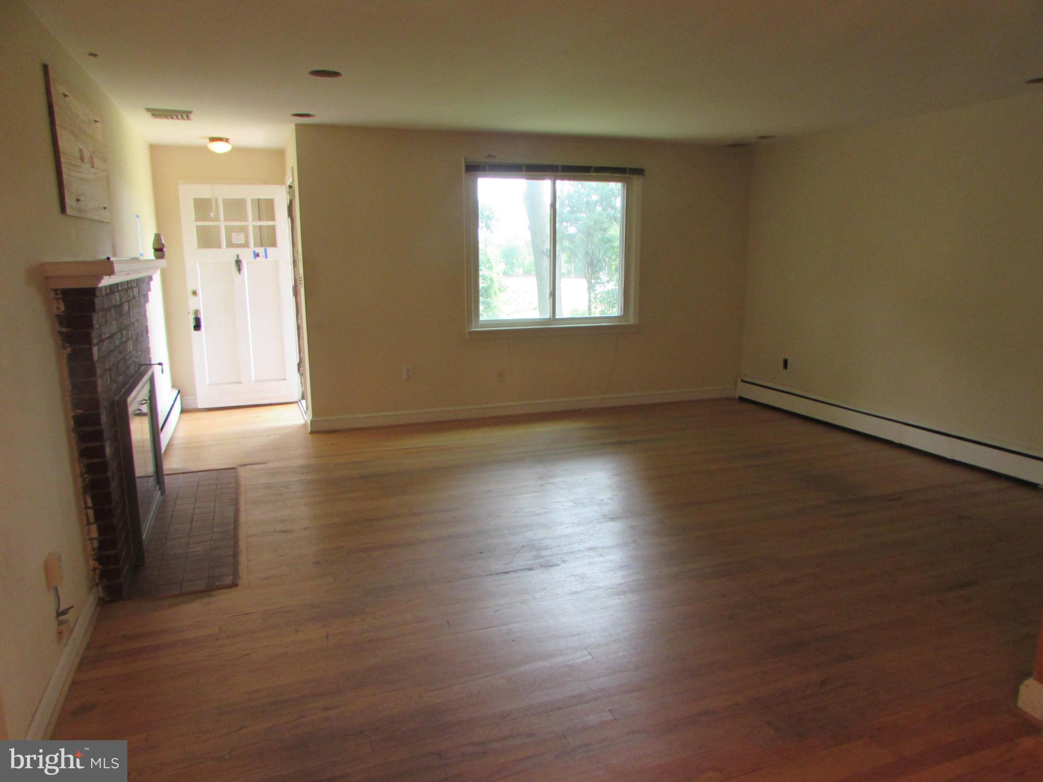 8702 Edmonston Road Berwyn Heights, MD 20740 - Photo 5 of 12 Living Room