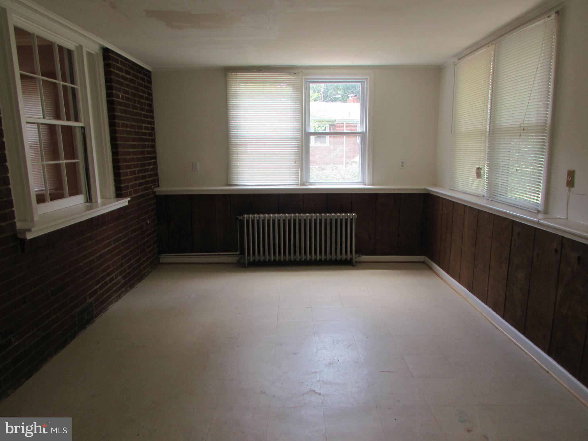 8702 Edmonston Road Berwyn Heights, MD 20740 - Photo 8 of 12 Family Room