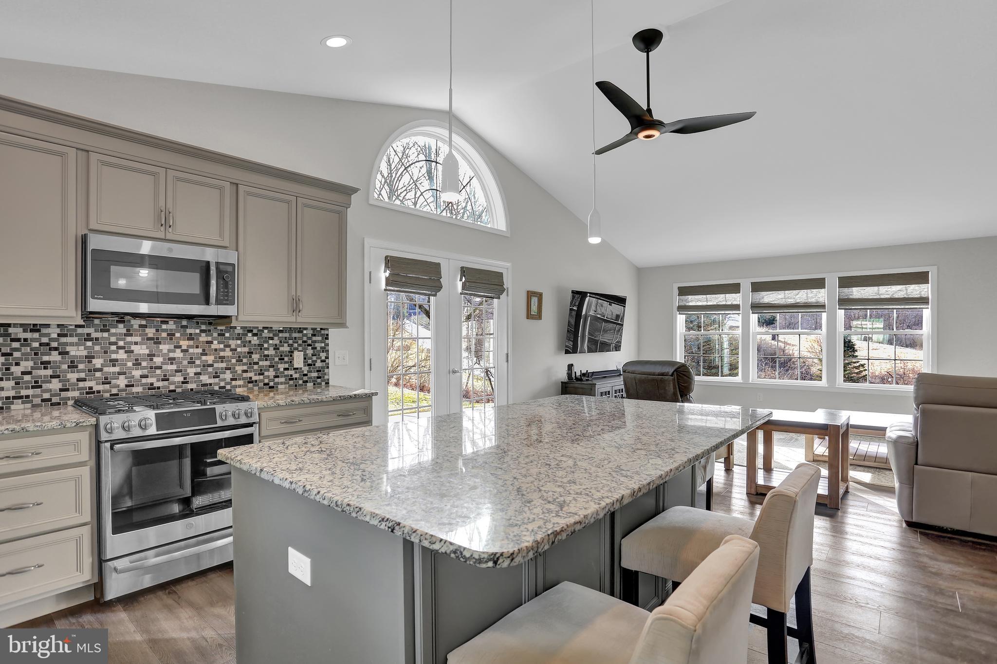 720 Valley Road York, PA 17403 - Photo 15 of 55 Kitchen - level 1