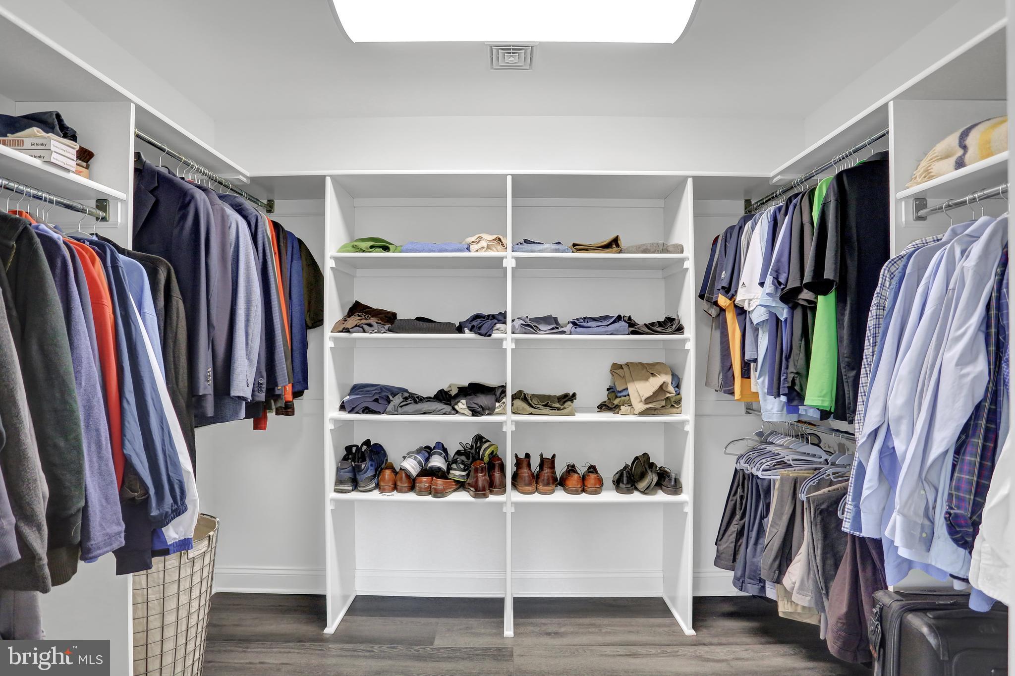 720 Valley Road York, PA 17403 - Photo 22 of 55 MBR walk-in closet - level 1