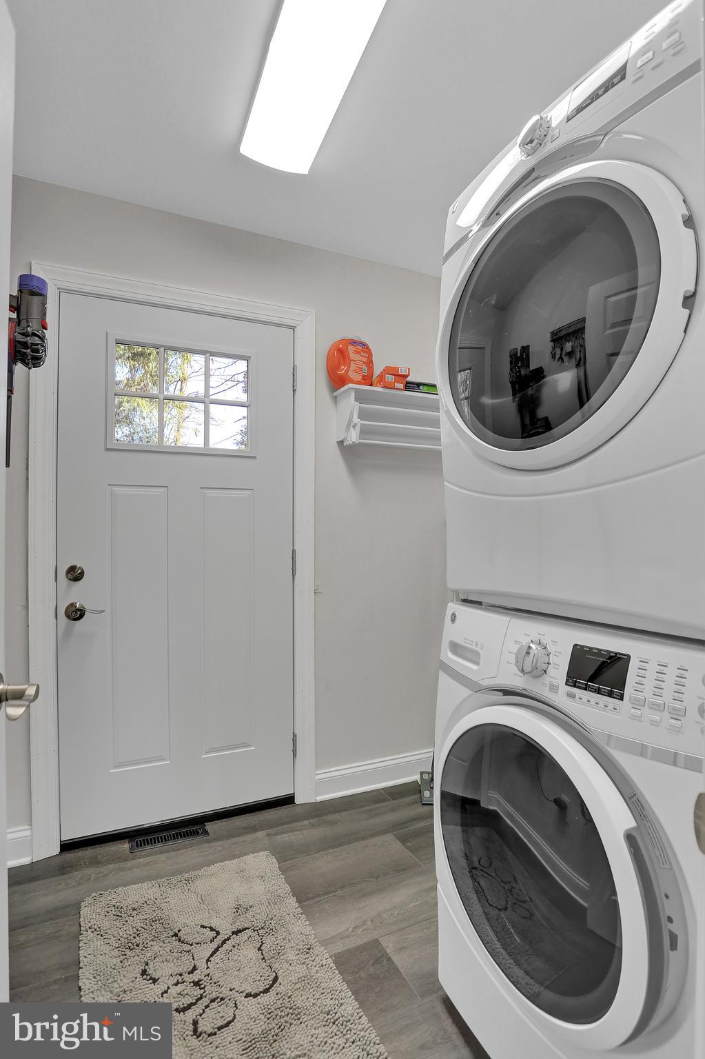 720 Valley Road York, PA 17403 - Photo 31 of 55 Laundry - level 1