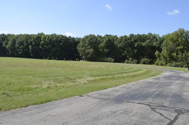 $2,000,000 | 119 V/l Island Hills, Centreville, MI 49032