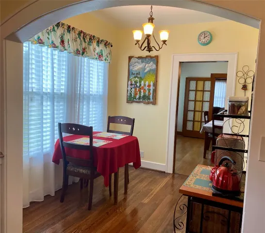 $319,000 | 592 East Hempstead Street, Giddings, TX 78942