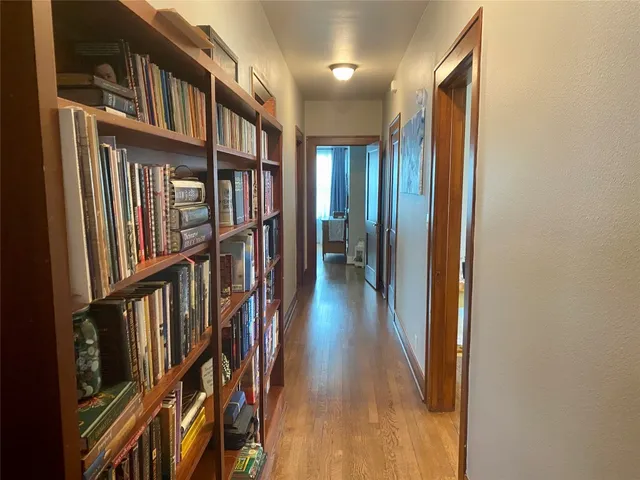 $319,000 | 592 East Hempstead Street, Giddings, TX 78942