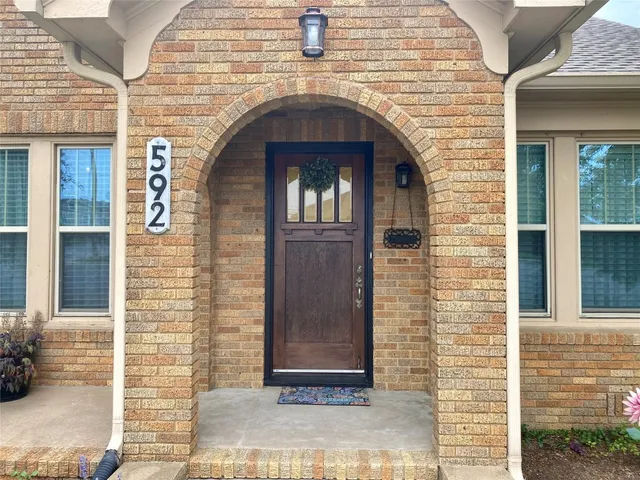 $319,000 | 592 East Hempstead Street, Giddings, TX 78942