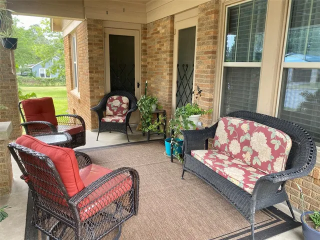 $319,000 | 592 East Hempstead Street, Giddings, TX 78942