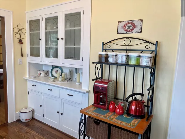 $319,000 | 592 East Hempstead Street, Giddings, TX 78942