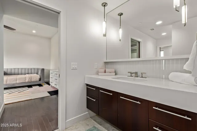 $25,000 | 6636 North 48th Street, Paradise Valley, AZ 85253