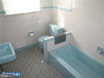 736 Claire Road Warminster, PA 18974 - Photo 7 of 12 Bathroom