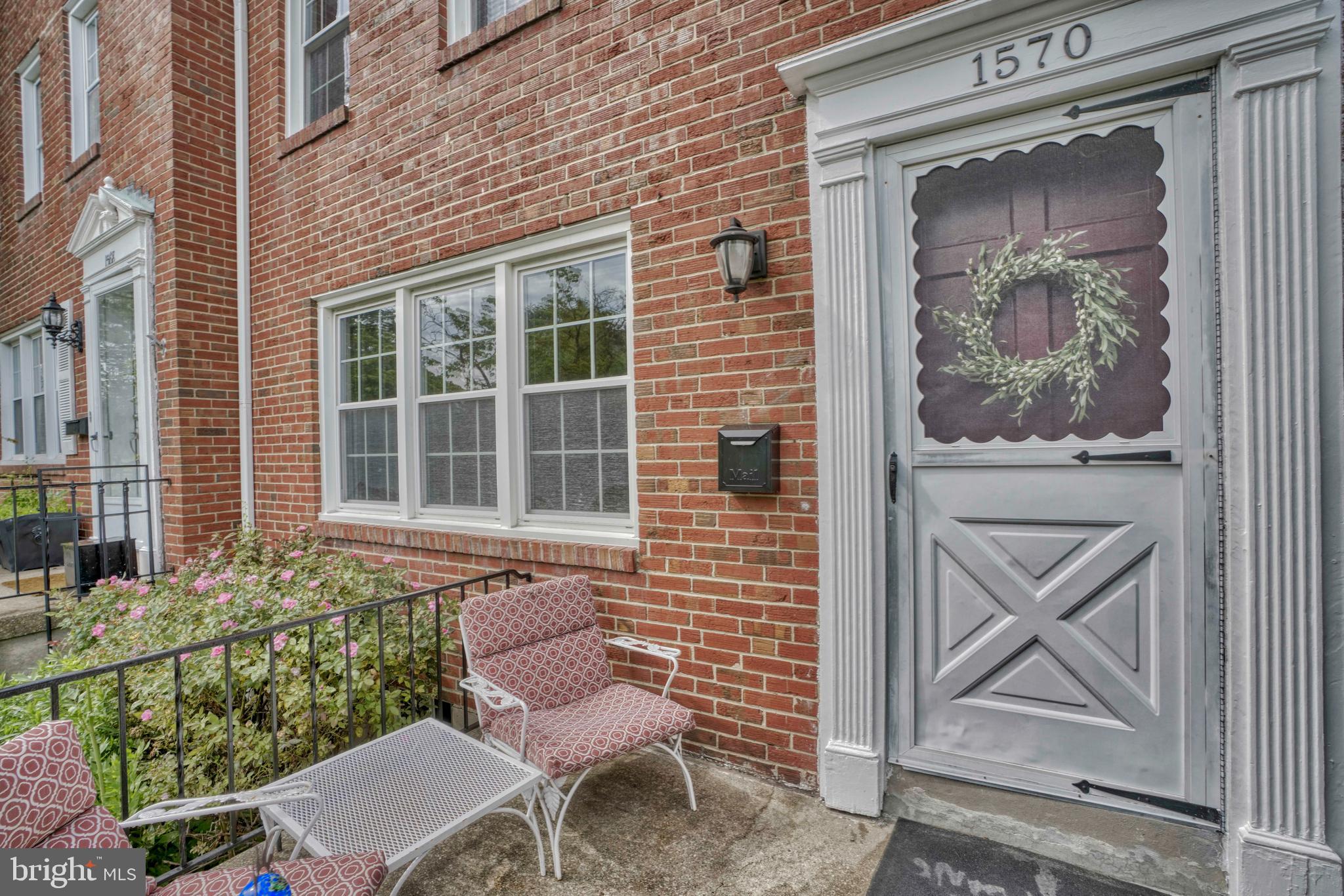 1570 Dellsway Road Baltimore, MD 21286 - Photo 2 of 24 Front porch