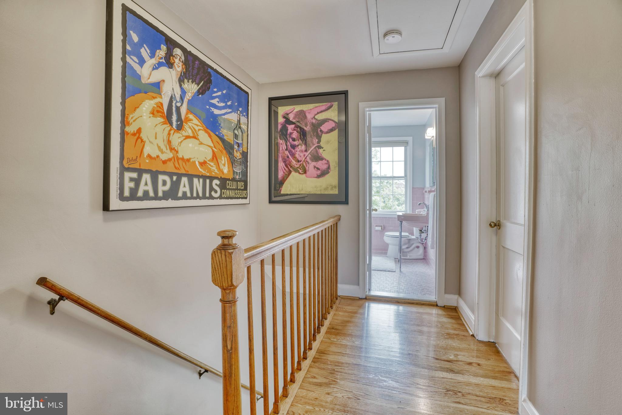 1570 Dellsway Road Baltimore, MD 21286 - Photo 19 of 24 2nd floor hallway