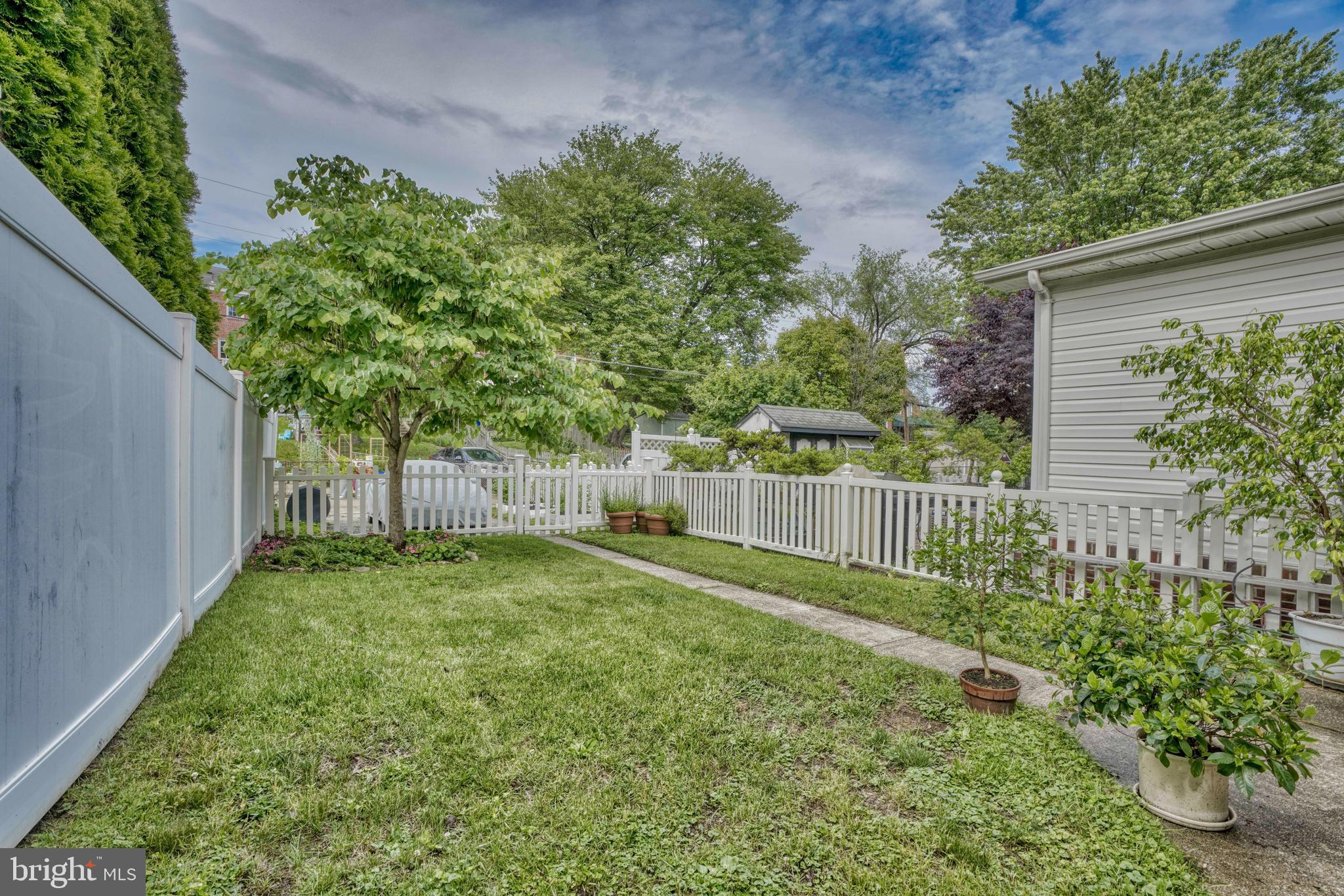 1570 Dellsway Road Baltimore, MD 21286 - Photo 21 of 24 Private yard
