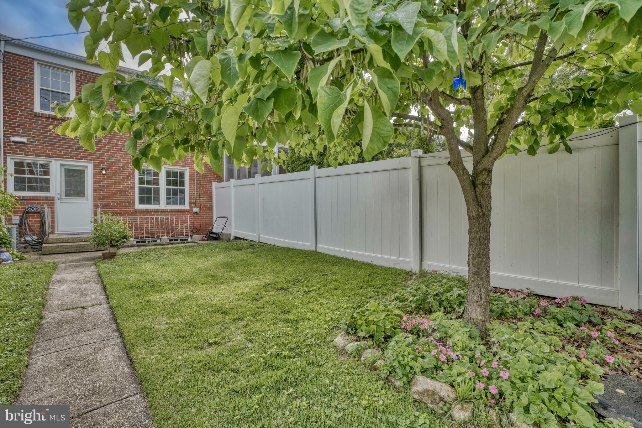 1570 Dellsway Road Baltimore, MD 21286 - Photo 22 of 24 Landscaped rear yard