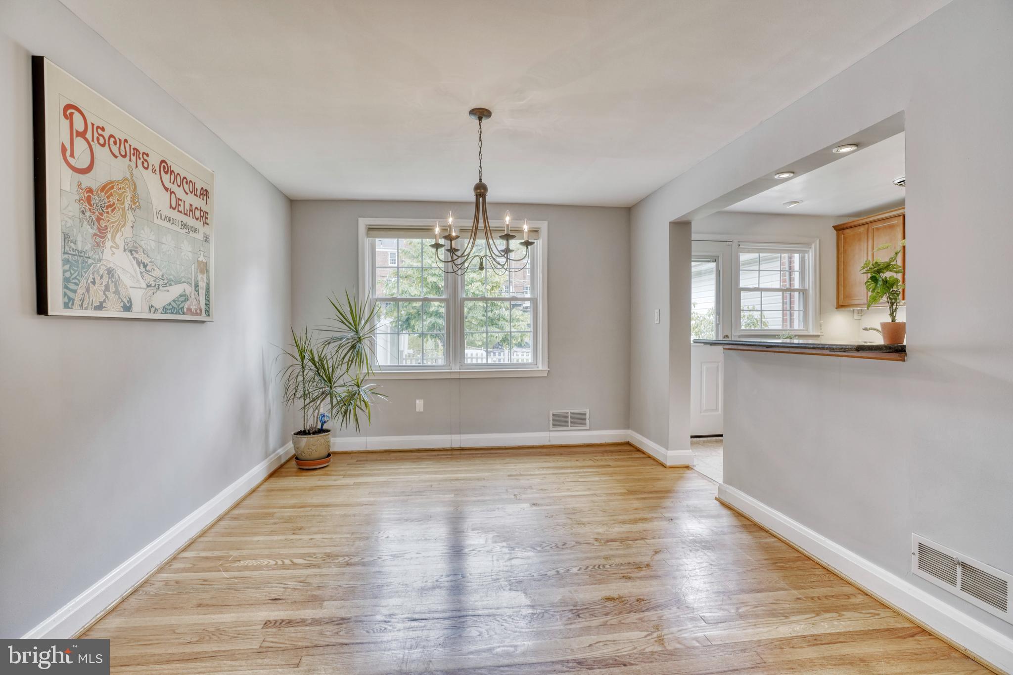 1570 Dellsway Road Baltimore, MD 21286 - Photo 6 of 24 Dining room with lots of natural light