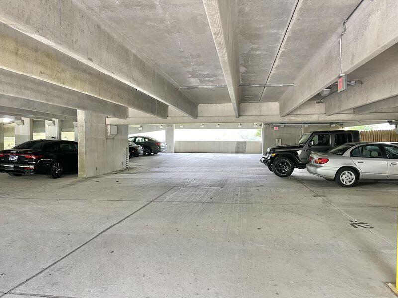 1131 Stringers Ridge Road, Unit 4C Chattanooga, TN 37405 - Photo 19 of 30 Garage Pinnacle