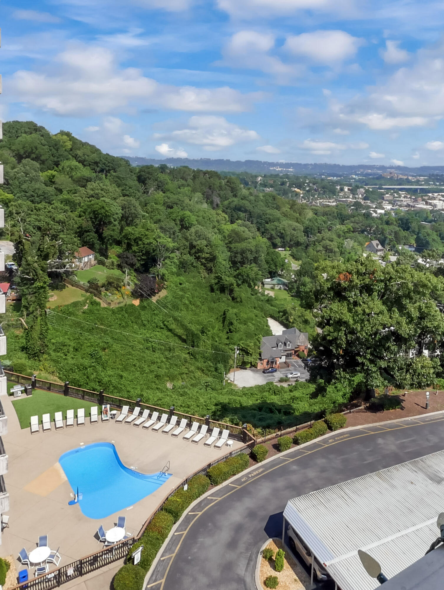 1131 Stringers Ridge Road, Unit 4C Chattanooga, TN 37405 - Photo 30 of 30 Pinnacle 4C Pool