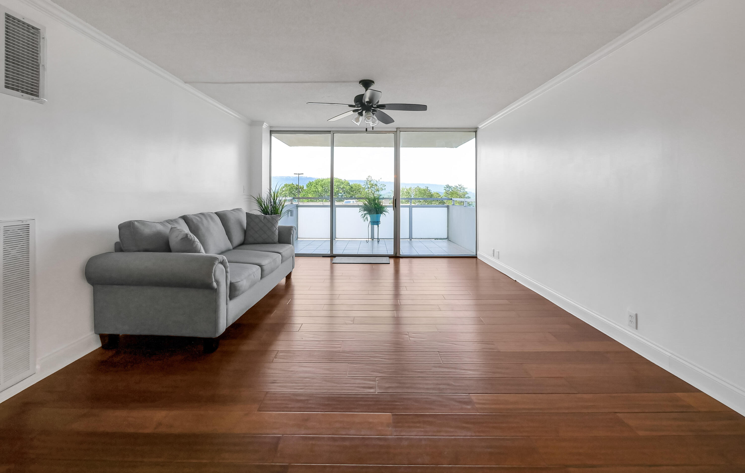 1131 Stringers Ridge Road, Unit 4C Chattanooga, TN 37405 - Photo 3 of 30 P1610584