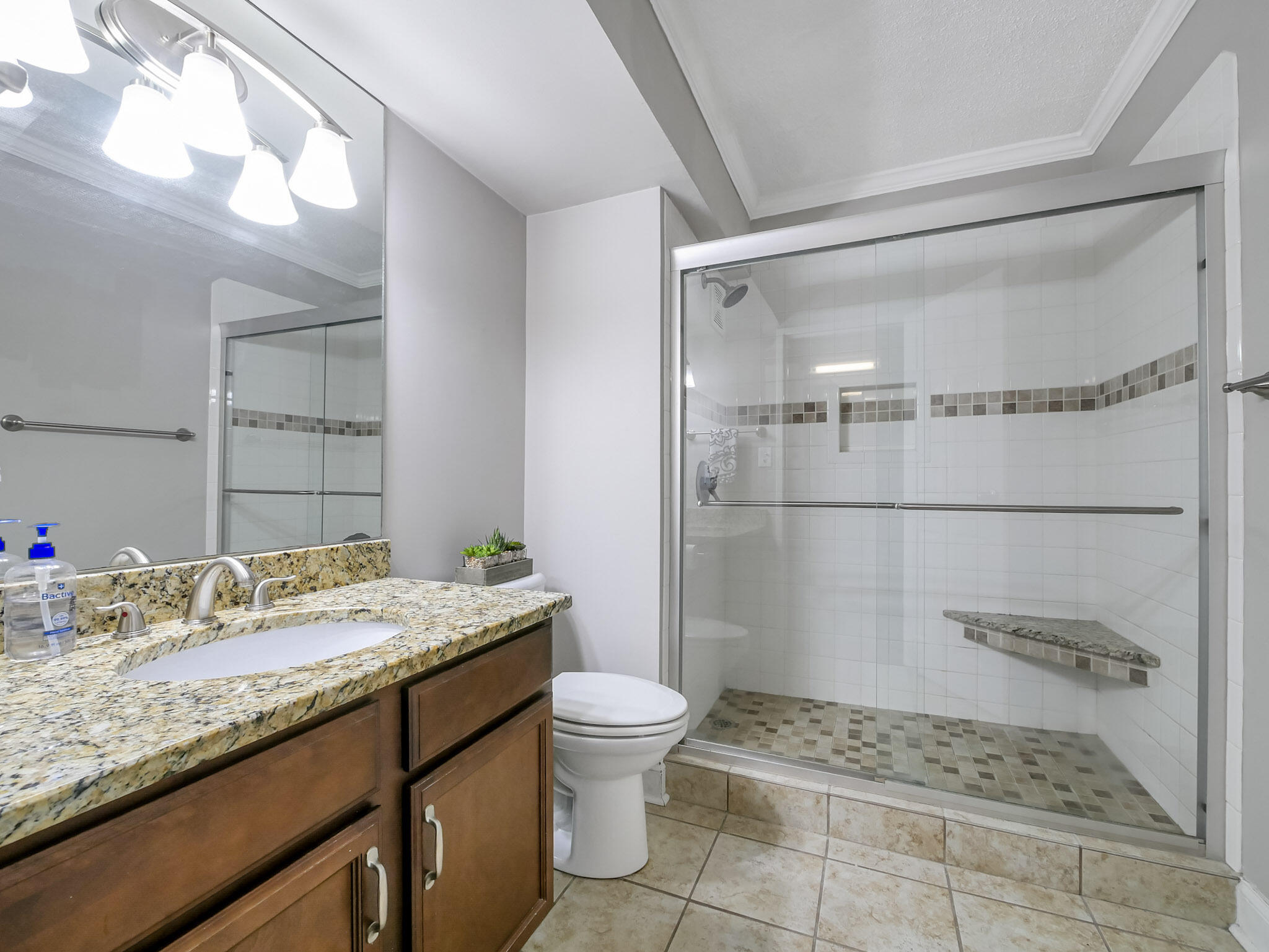 1131 Stringers Ridge Road, Unit 4C Chattanooga, TN 37405 - Photo 10 of 30 Pinnacle 4C Master bath 2