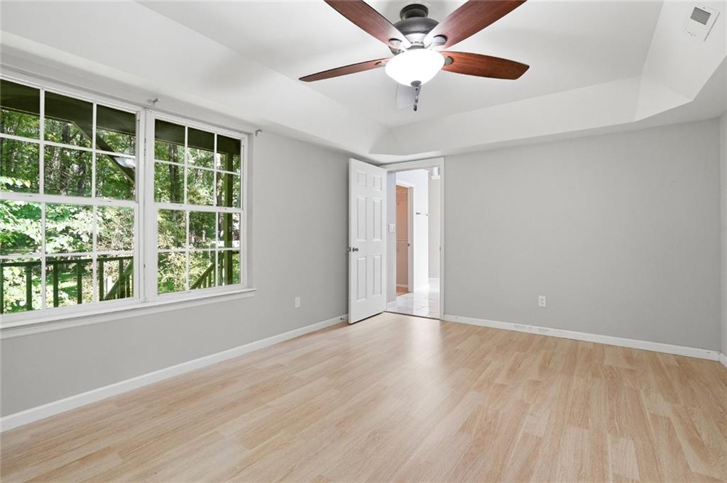 327 Lewis Circle Commerce, GA 30529 - Photo 11 of 37