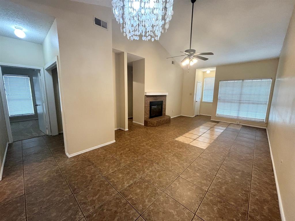 2915 Roxboro Road Euless, TX 76039 - Photo 4 of 22 Gallery Image 4