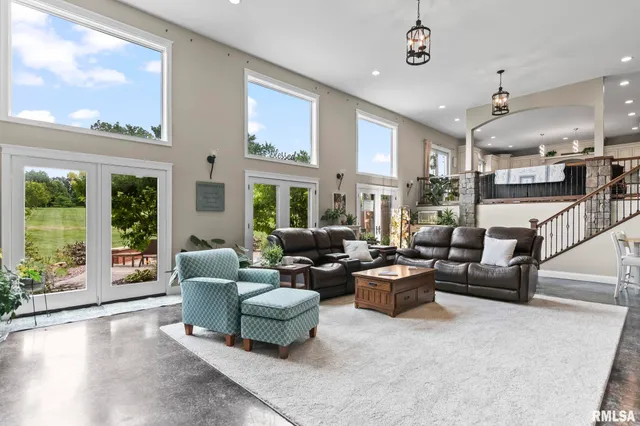 $740,000 | 6644 Reagan Drive, Cantrall, IL 62625