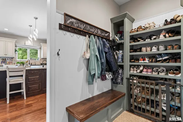 $740,000 | 6644 Reagan Drive, Cantrall, IL 62625