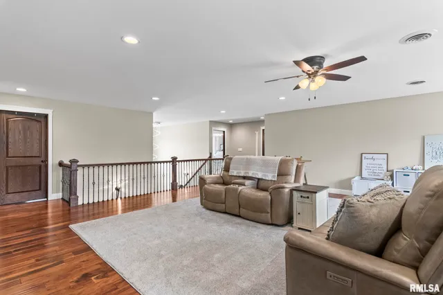 $740,000 | 6644 Reagan Drive, Cantrall, IL 62625