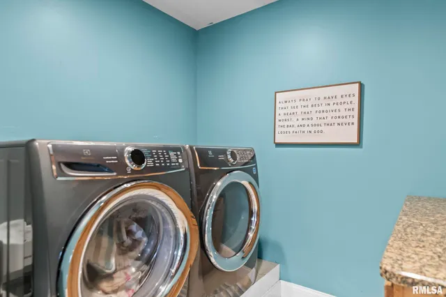 $740,000 | 6644 Reagan Drive, Cantrall, IL 62625