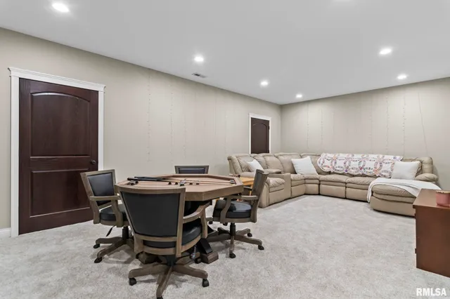 $740,000 | 6644 Reagan Drive, Cantrall, IL 62625