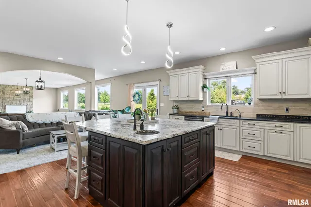 $740,000 | 6644 Reagan Drive, Cantrall, IL 62625