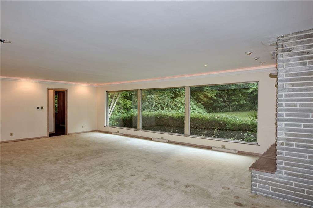 5855 Braewick Road Indianapolis, IN 46226 - Photo 4 of 40 Gallery Image 4