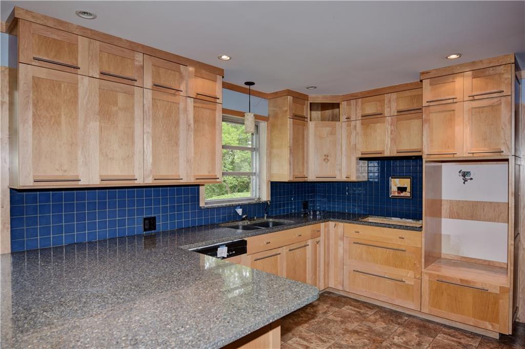 5855 Braewick Road Indianapolis, IN 46226 - Photo 7 of 40 Gallery Image 7