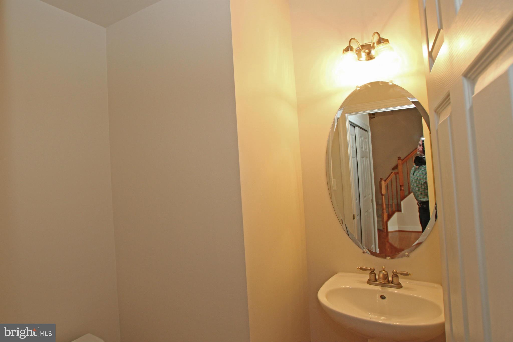 9193 Furey Road Lorton, VA 22079 - Photo 4 of 21 Bath