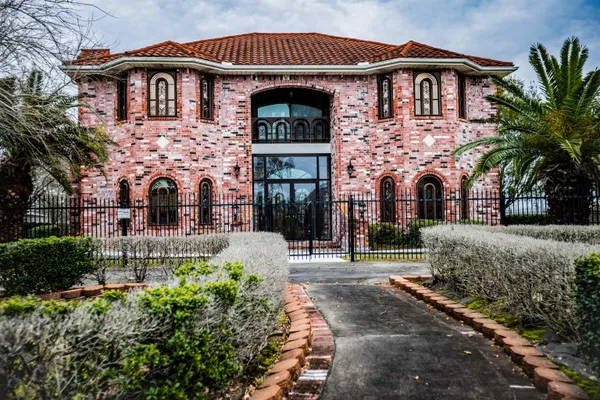 $419,900 | 2700 Oxford Drive, Port Arthur, TX 77642