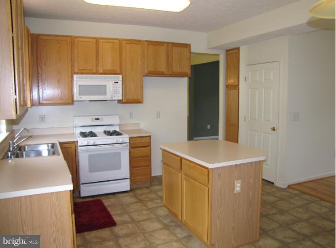 7787 Rotherham Drive Hanover, MD 21076 - Photo 24 of 26 Kitchen