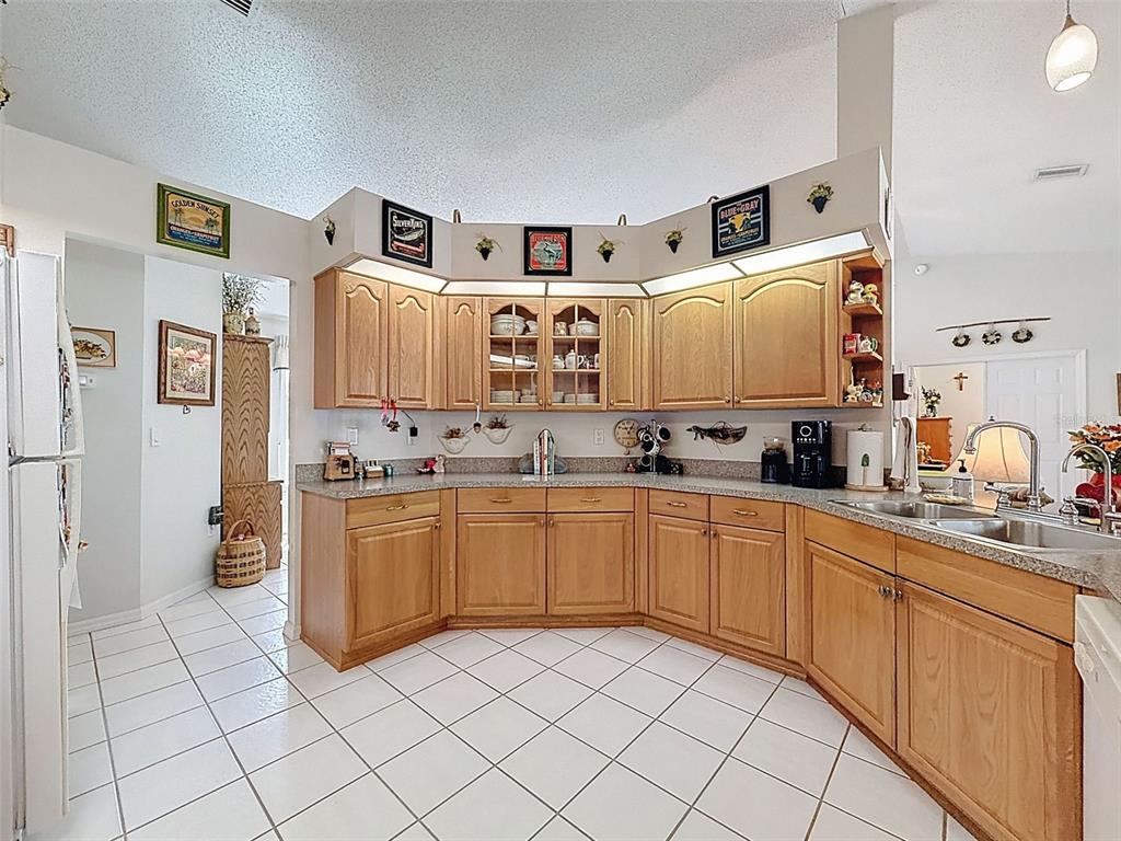 4221 Neff Lake Road Brooksville, FL 34602 - Photo 15 of 86