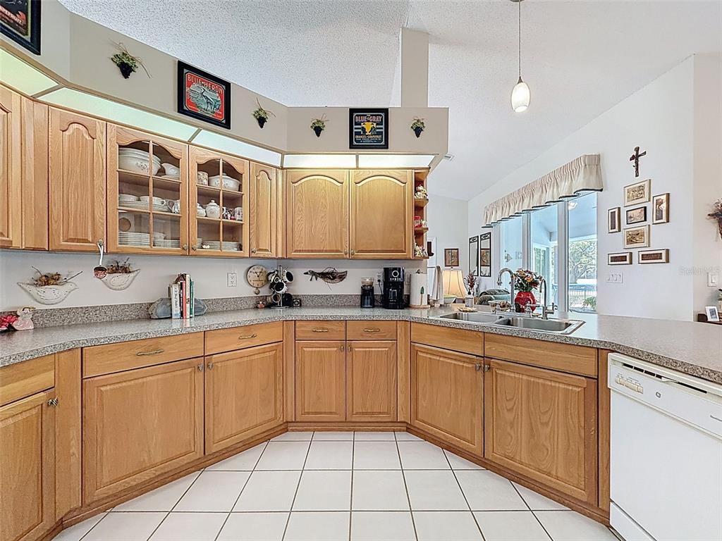 4221 Neff Lake Road Brooksville, FL 34602 - Photo 16 of 86