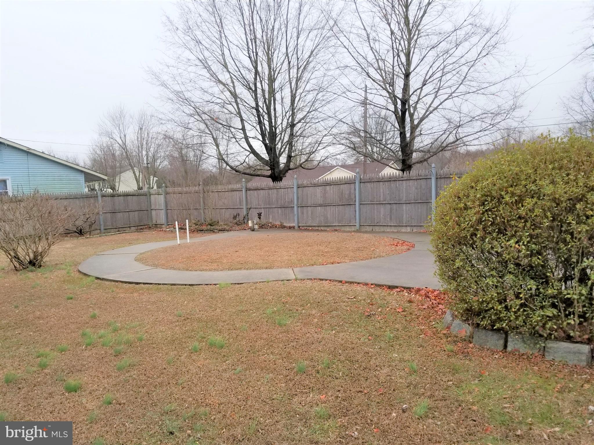 150 Kansas Road Pennsville, NJ 08070 - Photo 18 of 20 a view of a outdoor space with trees