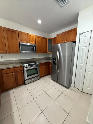 $4,000 | 7412 Northwest 108th Path, Doral, FL 33178