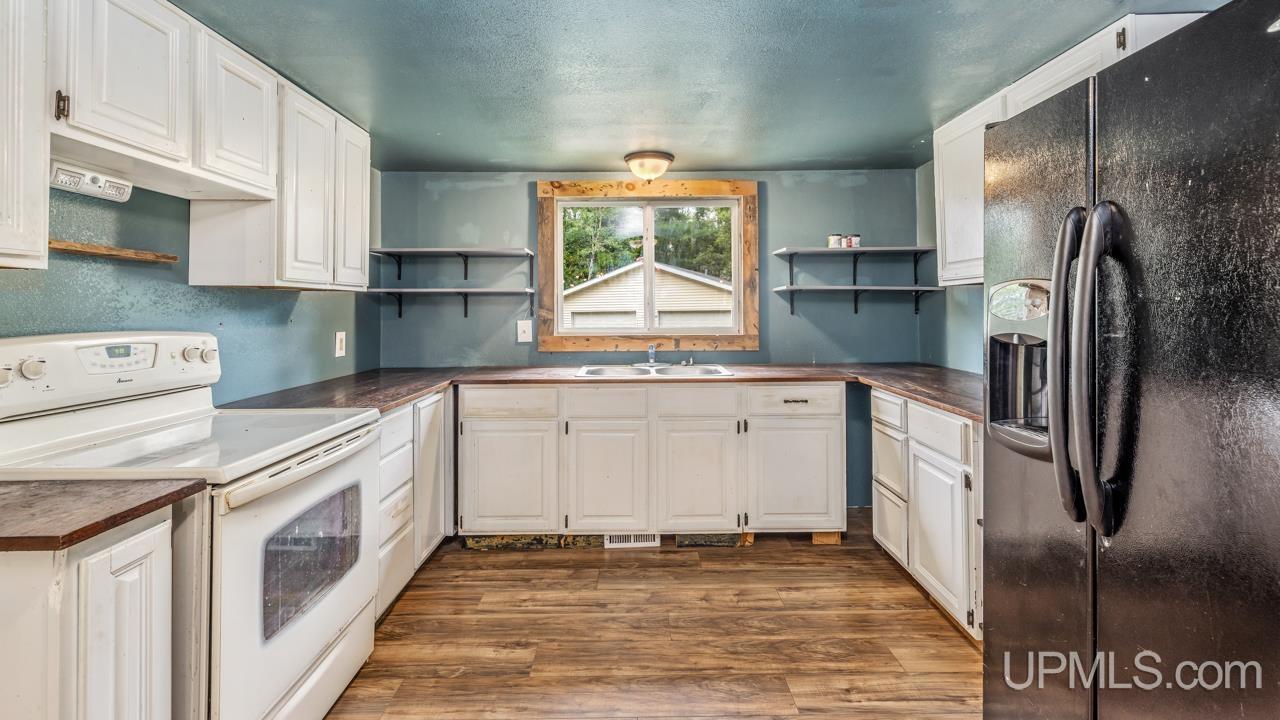 4824 Highway 2 Florence, WI 54121 - Photo 5 of 21