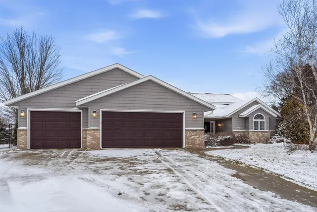$425,000 | 1705 Vale Court, Faribault, MN 55021