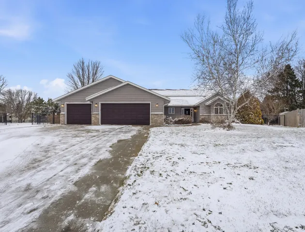 $425,000 | 1705 Vale Court, Faribault, MN 55021