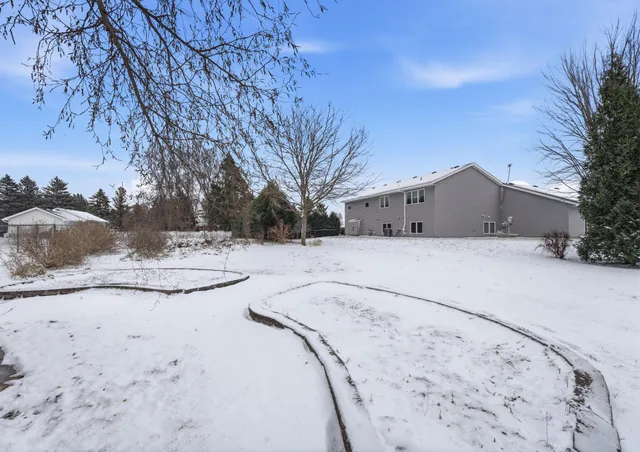 $425,000 | 1705 Vale Court, Faribault, MN 55021