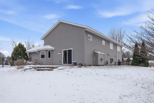 $425,000 | 1705 Vale Court, Faribault, MN 55021