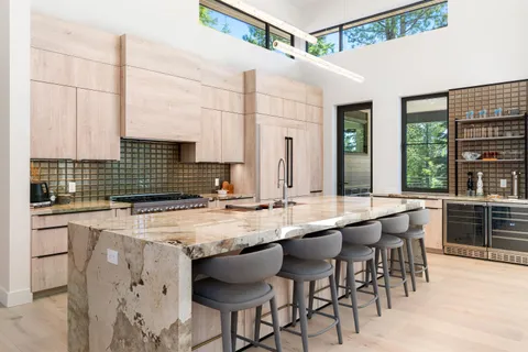 $6,995,000 | 9304 Nine Bark Road, Truckee, CA 96161