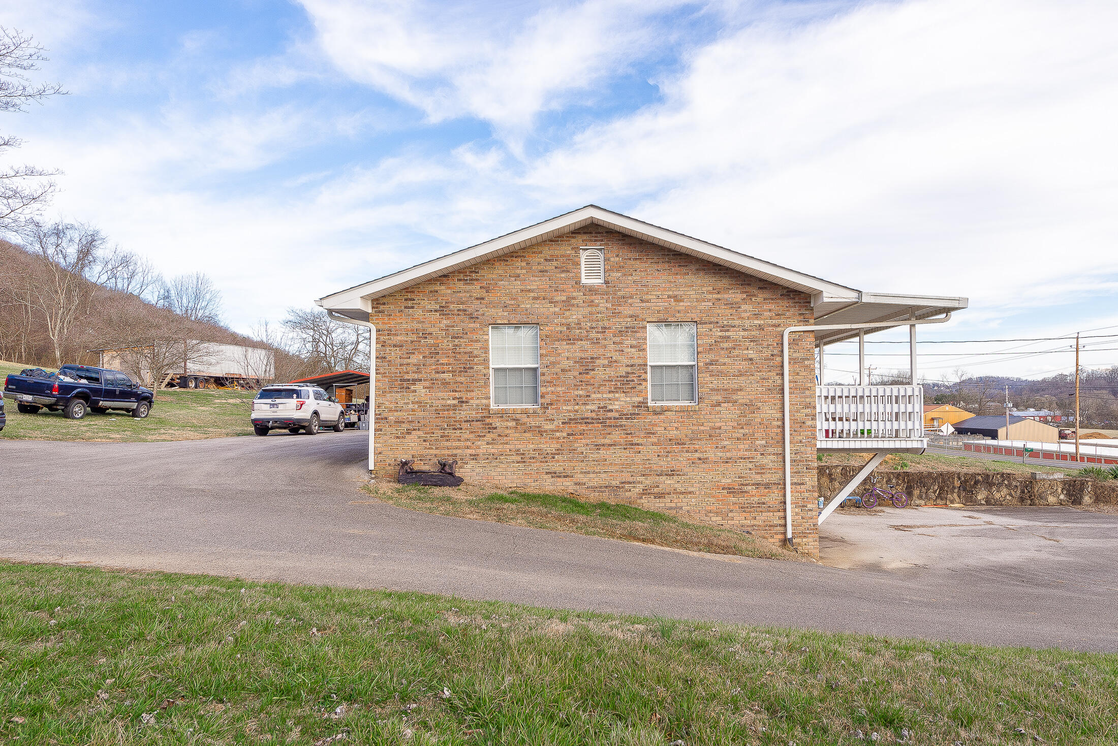 6527 Carters Valley Road Church Hill, TN 37642 - Photo 11 of 24 Side of Home